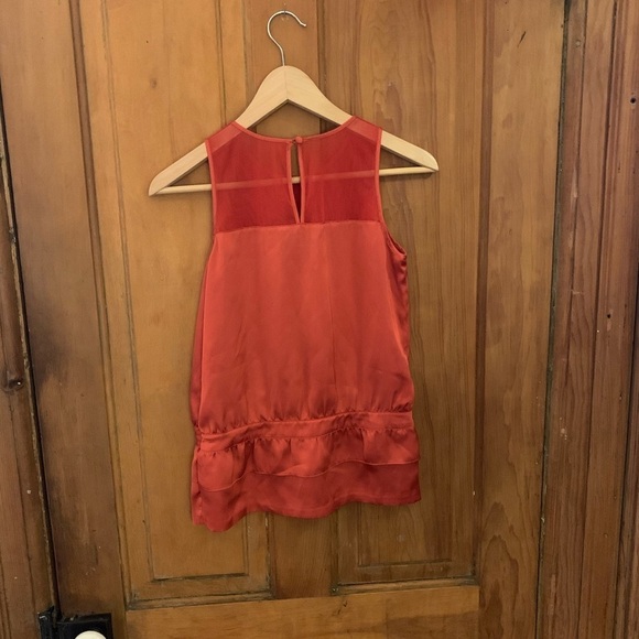 Pringle of Scotland sleeveless blouse, size 2 - Picture 2 of 7